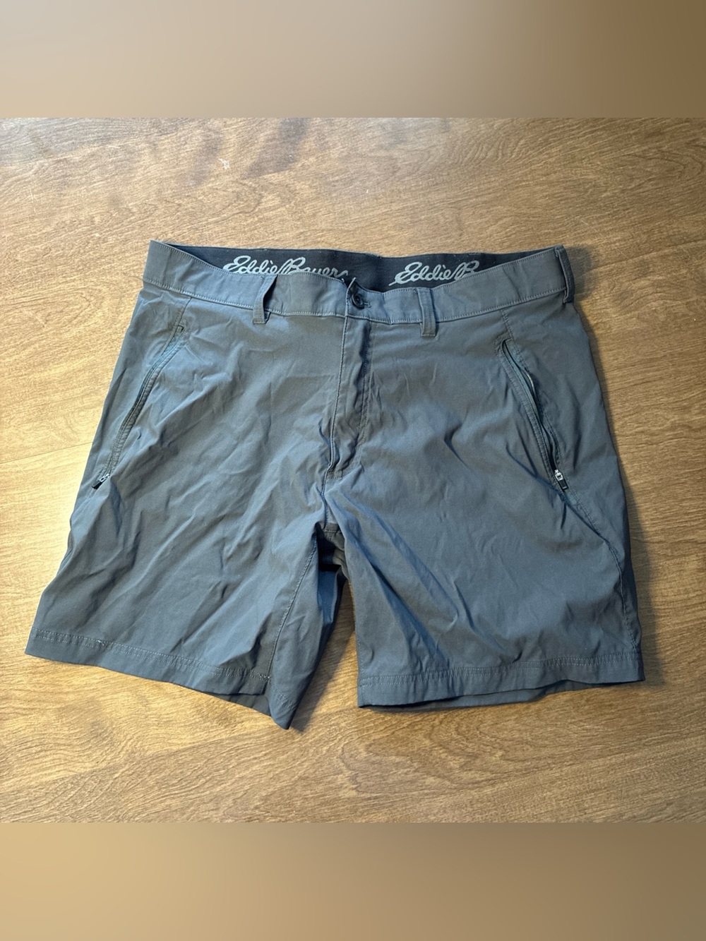 Men’s Eddie Bauer Chino shorts Gray 38 camping golfing trails Quality Camping
